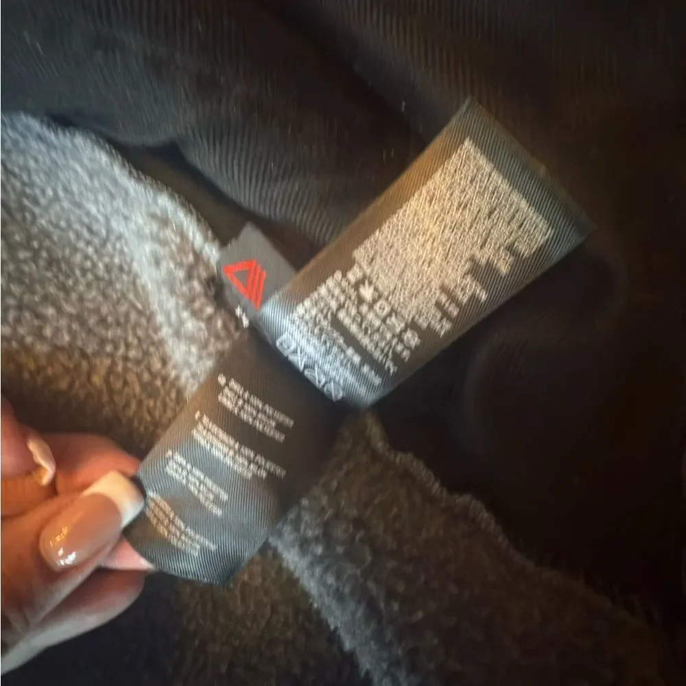 The North Face Men's Two-Tone Black and Gray Vest